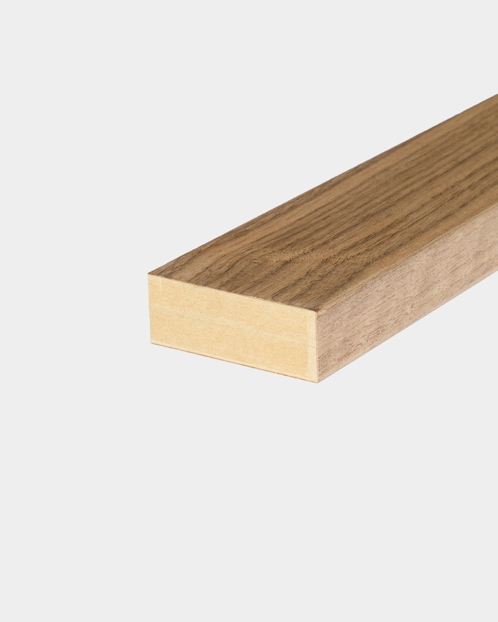 WoodUpp Walnut End lamella, 6.7 cm, designed for finishing Akupanel acoustic panel edges or for integration in MDF frames.