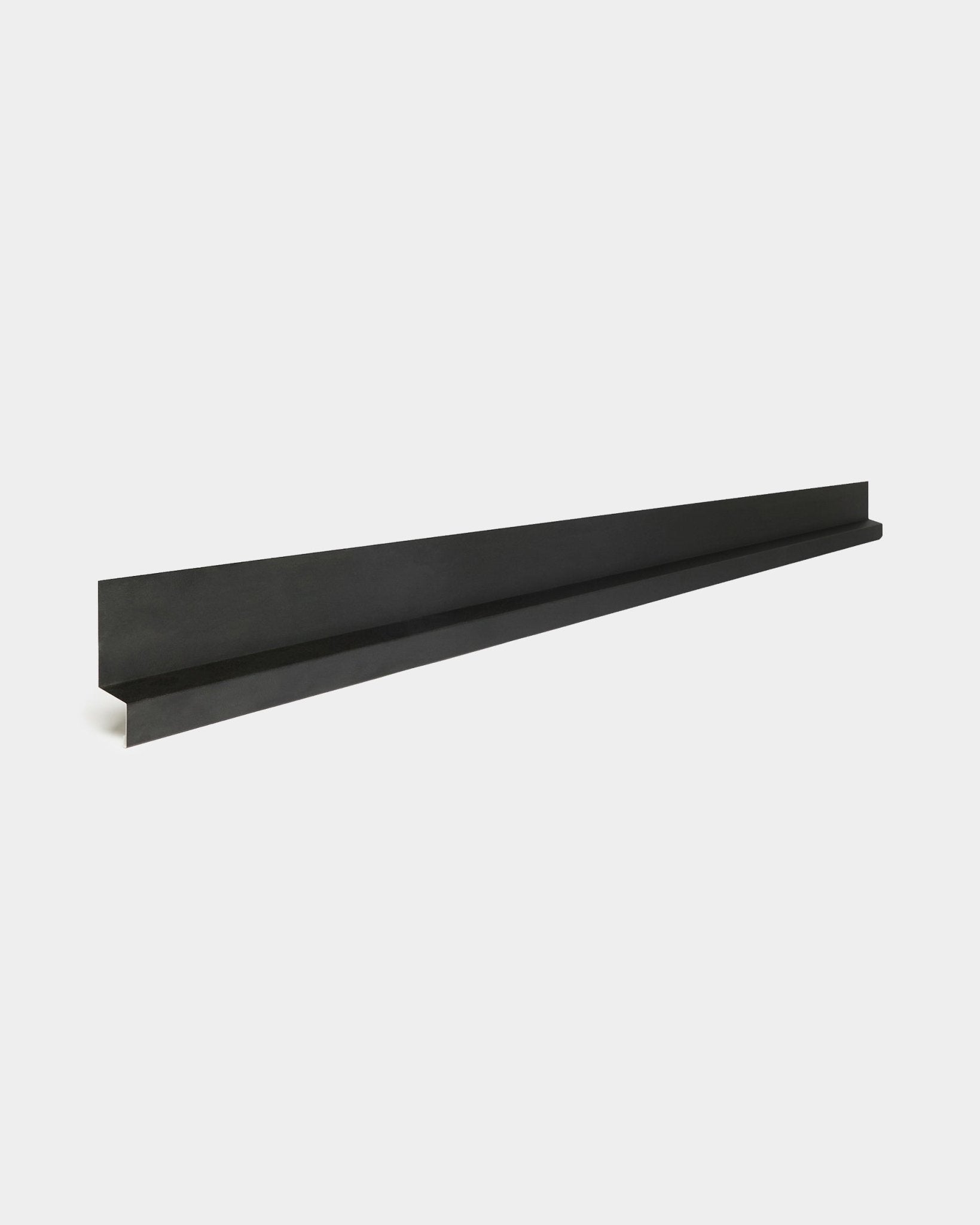 WoodUpp Aluwood Bottom profile in powder-coated black aluminium. The full-size profile is shown; this listing is a sample piece.