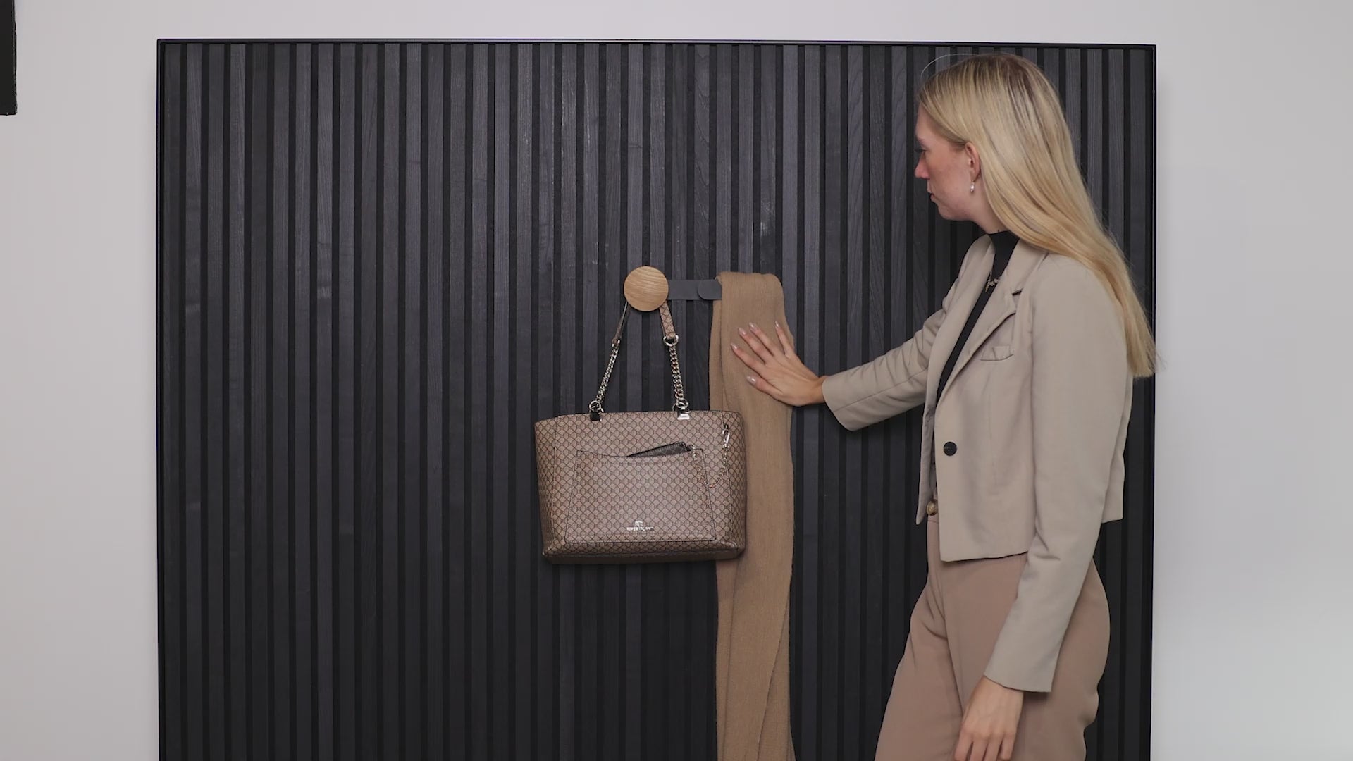 Linn | Horizontal Hanger